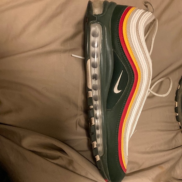 Hi i am selling some Nike Air Max 97’s They are size 10 in really good condition - Picture 1 of 4